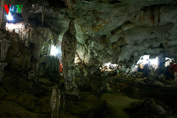 Découverte de la plus belle grotte du Nord-Est